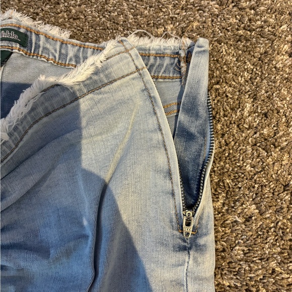 Wild Fable Low Rise Flare Size 4 Women’s Pants Jeans - Picture 2 of 4